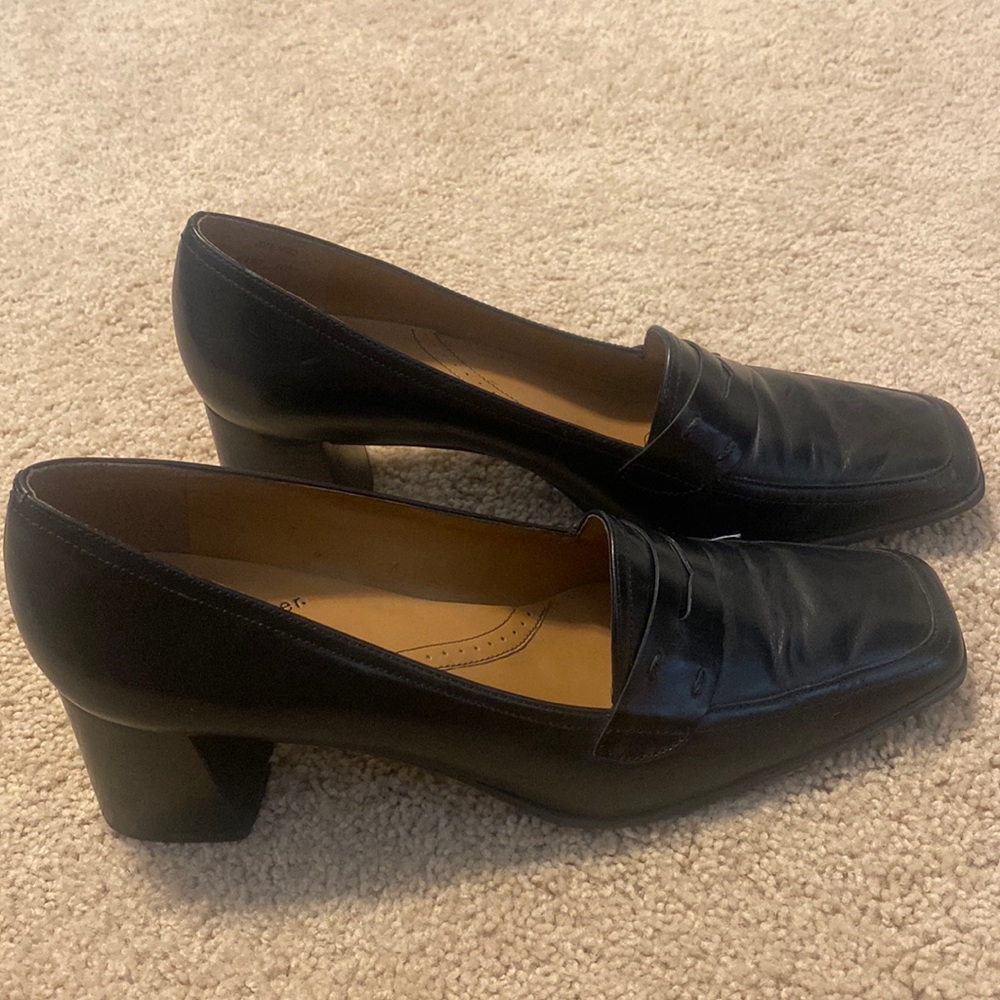 Naturalizer Heel- Size 10M - Black